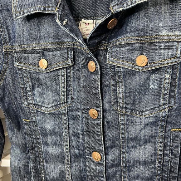 !iT Jeans Los Angeles Distressed Denim Jacket Women's‎ Size Medium Super Cute! - Picture 2 of 6